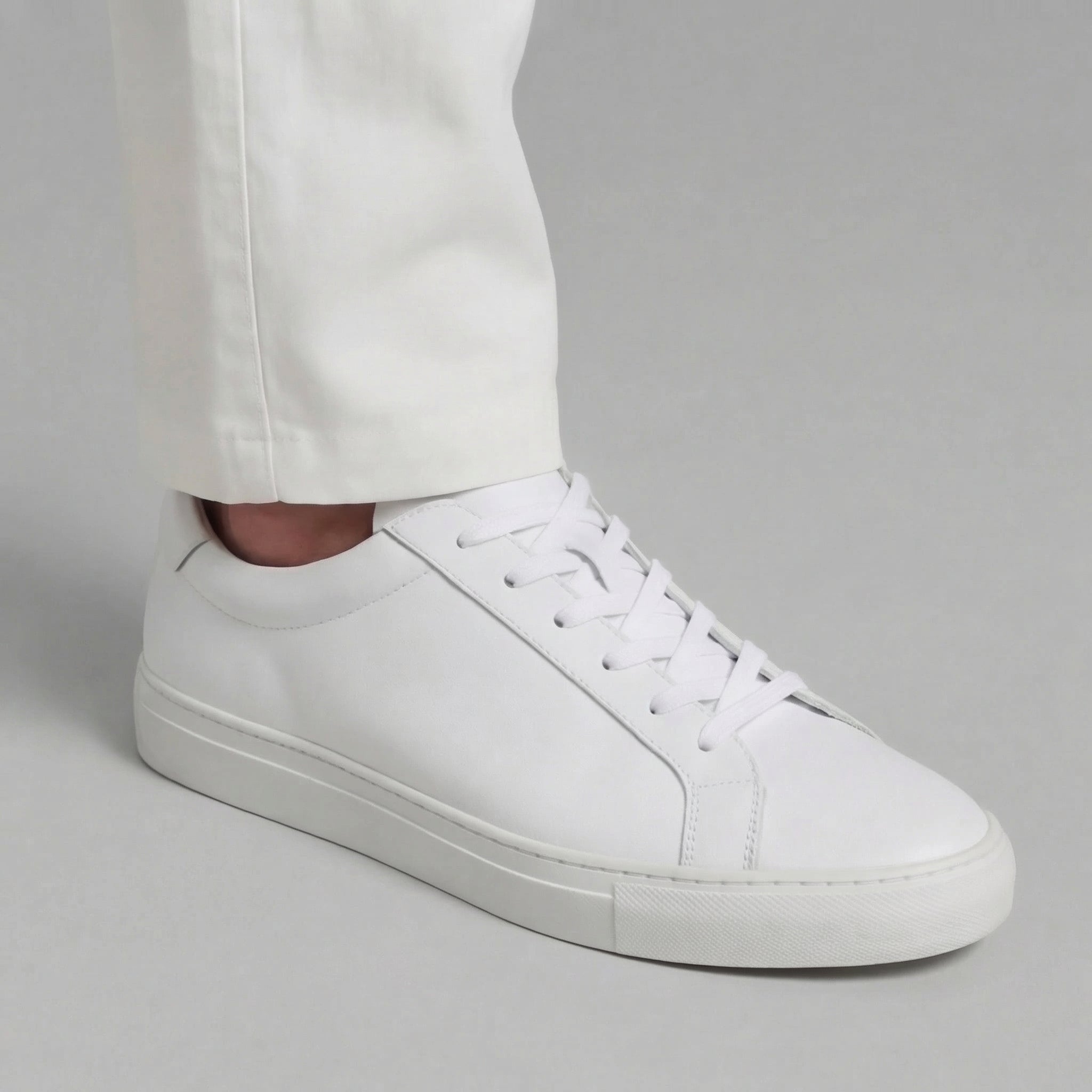 Men's Straight-Fit Chino Pants